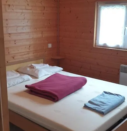 Onlycamp L'Oree Des Vosges Hotel Le Val-dʼAjol Exterior foto