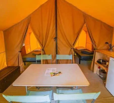 Onlycamp L'Oree Des Vosges Hotel Le Val-dʼAjol Exterior foto